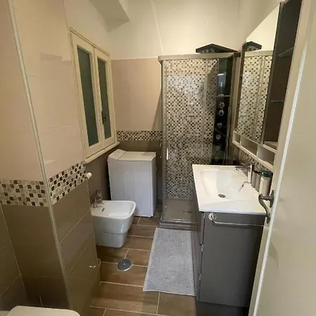 Mondovi 27 - Ponte Lungo Station Apartment *